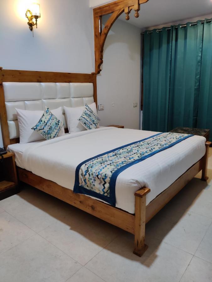 Golden Oak Bed and Breakfast Shimla Esterno foto