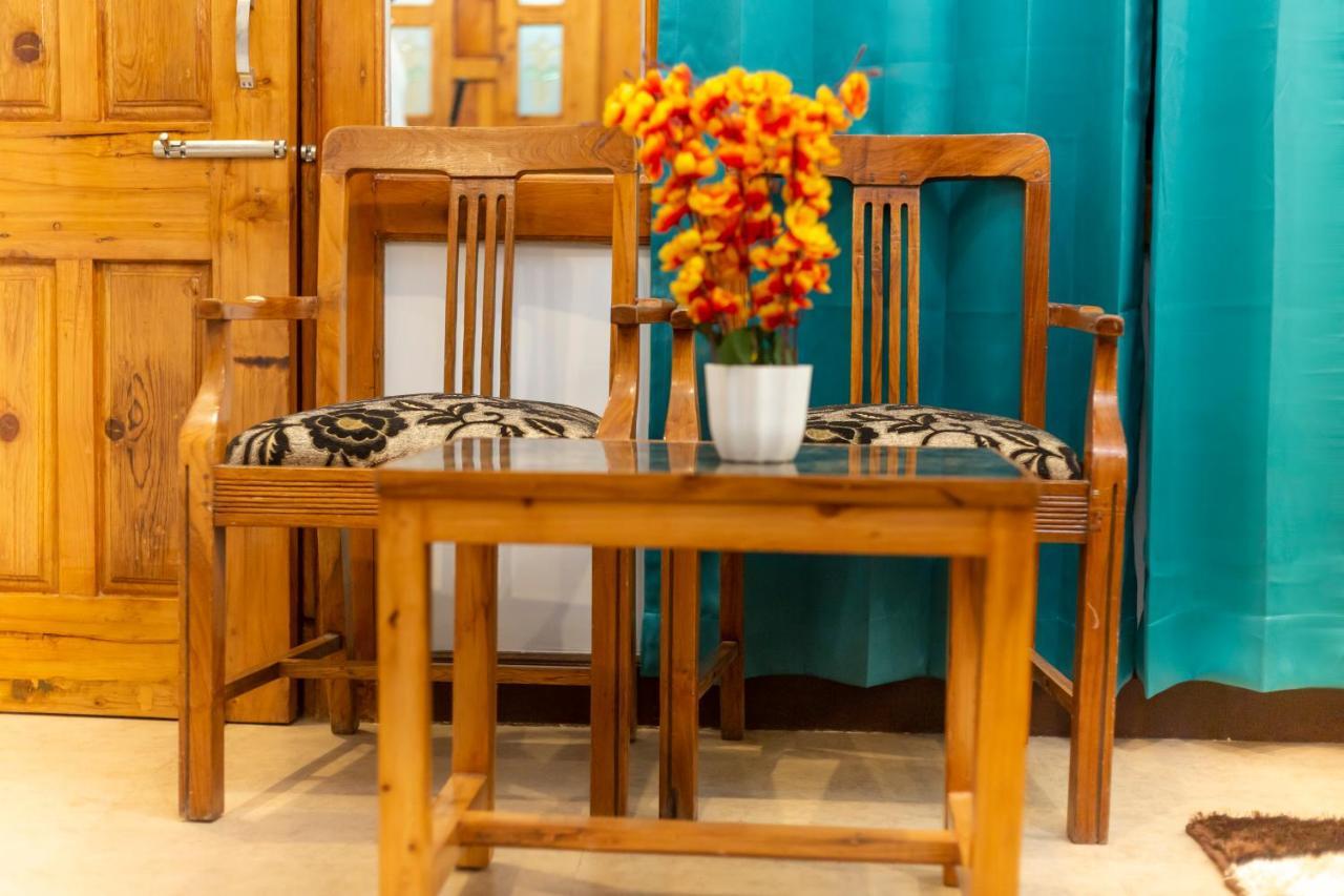 Golden Oak Bed and Breakfast Shimla Esterno foto